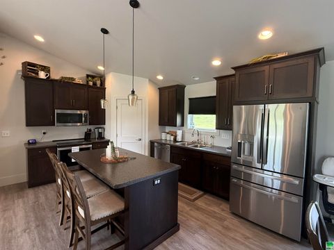 Tiny photo for 1506 Lincoln Pl SE Pl, Orange City, IA 51250 (MLS # 829850)