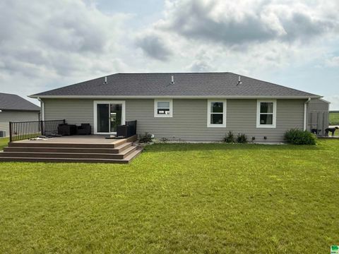 Tiny photo for 1506 Lincoln Pl SE Pl, Orange City, IA 51250 (MLS # 829850)