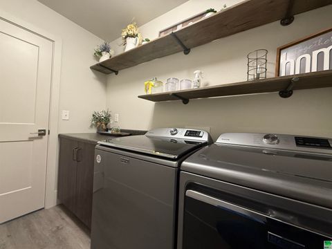 Tiny photo for 1506 Lincoln Pl SE Pl, Orange City, IA 51250 (MLS # 829850)