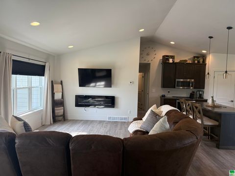 Tiny photo for 1506 Lincoln Pl SE Pl, Orange City, IA 51250 (MLS # 829850)