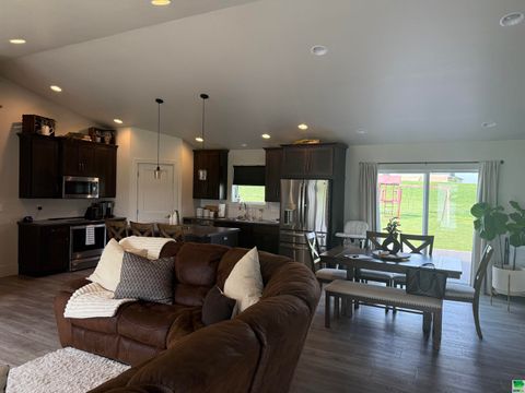 Tiny photo for 1506 Lincoln Pl SE Pl, Orange City, IA 51250 (MLS # 829850)