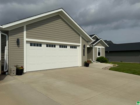 Tiny photo for 1506 Lincoln Pl SE Pl, Orange City, IA 51250 (MLS # 829850)