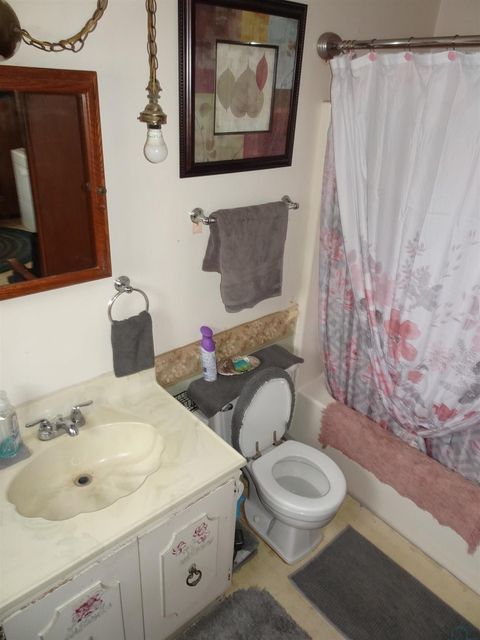 Tiny photo for 1309 Iselin Avenue, Sheldon, IA 51201 (MLS # 832123)