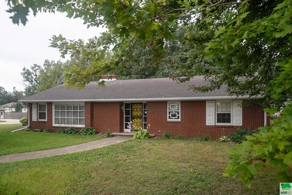 Photo of 606 Concord Ave NE Ave, Orange City, IA 51041 (MLS # 830358)