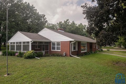 Tiny photo for 606 Concord Ave NE Ave, Orange City, IA 51041 (MLS # 830358)