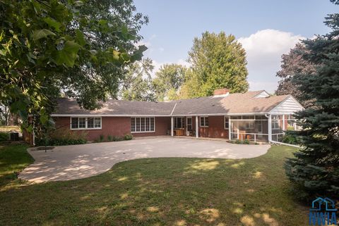 Tiny photo for 606 Concord Ave NE Ave, Orange City, IA 51041 (MLS # 830358)