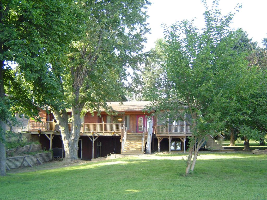 Photo of 1690 290th Street, Rock Valley, IA 51247 (MLS # 830028)