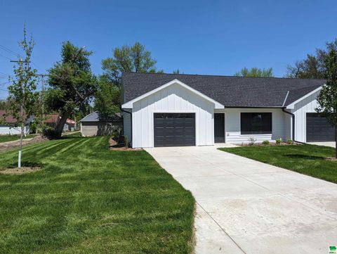 Townhouse in Wakefield NE 106 7th Street.jpg