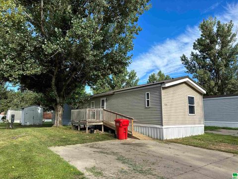 Single Family Residence in Vermillion SD 1030 Kim Lane.jpg