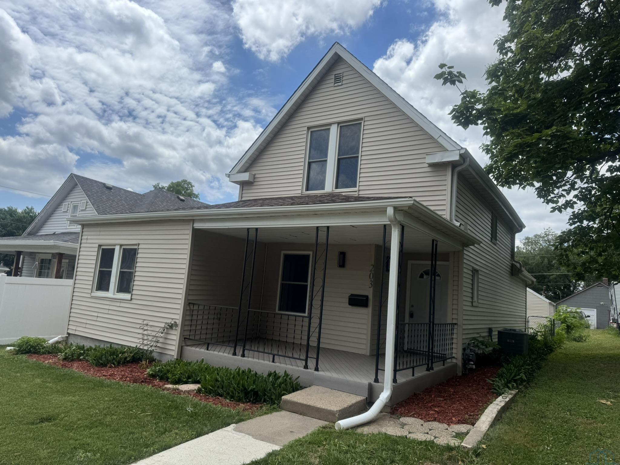 Photo 1 of 15 — 203 Helen, Sioux City, IA 51105