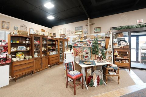 Tiny photo for 1825 2nd Ave SW, Sioux Center, IA 51250 (MLS # 831638)