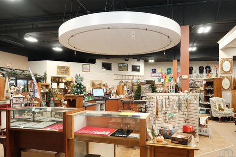 Tiny photo for 1825 2nd Ave SW, Sioux Center, IA 51250 (MLS # 831638)