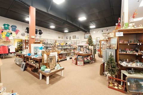 Tiny photo for 1825 2nd Ave SW, Sioux Center, IA 51250 (MLS # 831638)