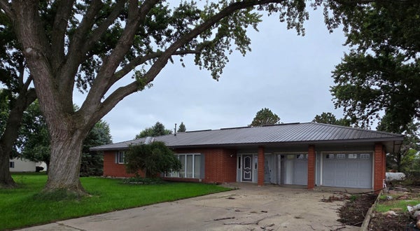ADDRESS PRIVATE, LE MARS, IA  - Image 832cc339a5bc1acff8d891e632587fef/495926239