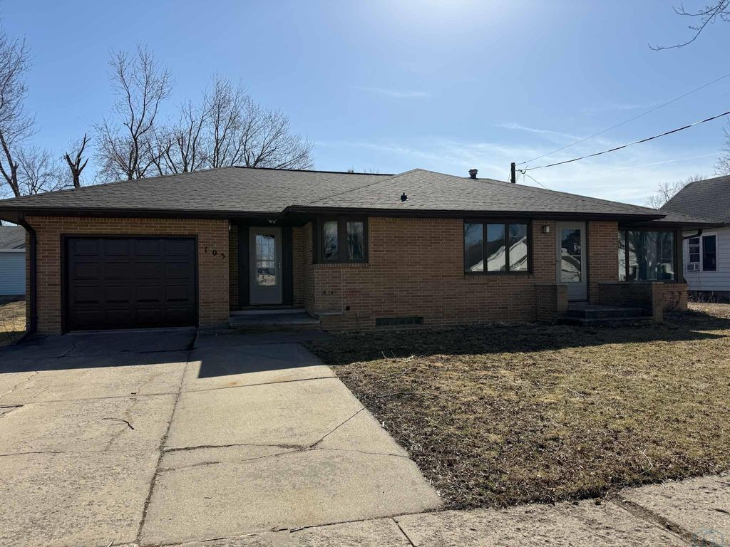 Photo of 105 4th Ave S Ave, Hospers, IA 51238 (MLS # 832110)