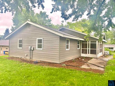 Tiny photo for 403 2nd Ave SE Ave, Sioux Center, IA 51250 (MLS # 829197)