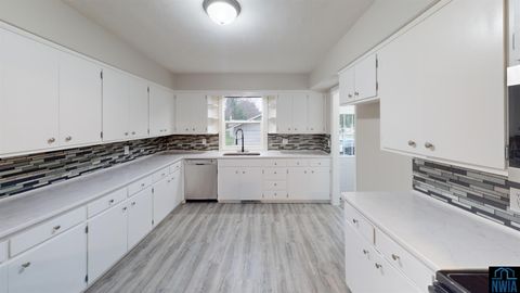 Tiny photo for 403 2nd Ave SE Ave, Sioux Center, IA 51250 (MLS # 829197)