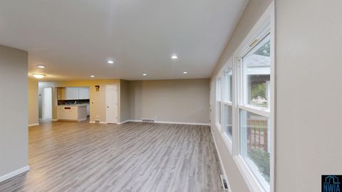 Tiny photo for 403 2nd Ave SE Ave, Sioux Center, IA 51250 (MLS # 829197)