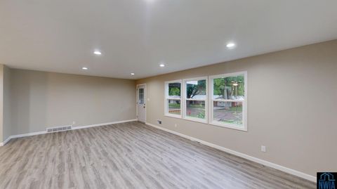 Tiny photo for 403 2nd Ave SE Ave, Sioux Center, IA 51250 (MLS # 829197)