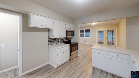 Tiny photo for 403 2nd Ave SE Ave, Sioux Center, IA 51250 (MLS # 829197)