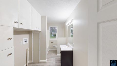 Tiny photo for 403 2nd Ave SE Ave, Sioux Center, IA 51250 (MLS # 829197)