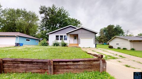 Tiny photo for 403 2nd Ave SE Ave, Sioux Center, IA 51250 (MLS # 829197)