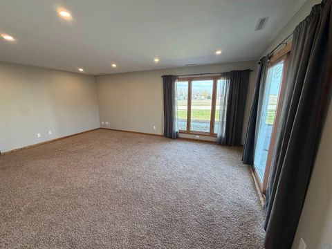 Tiny photo for 608 Pine Street, Sheldon, IA 51201 (MLS # 832431)