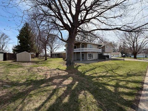 Tiny photo for 608 Pine Street, Sheldon, IA 51201 (MLS # 832431)