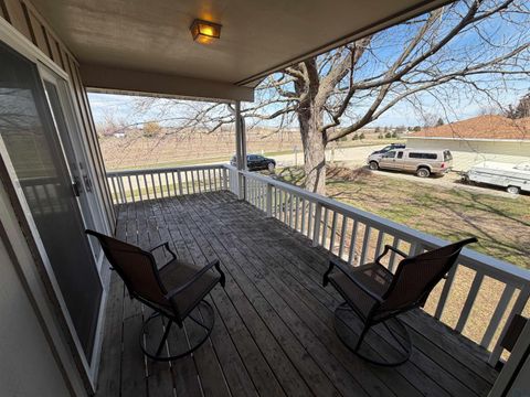 Tiny photo for 608 Pine Street, Sheldon, IA 51201 (MLS # 832431)