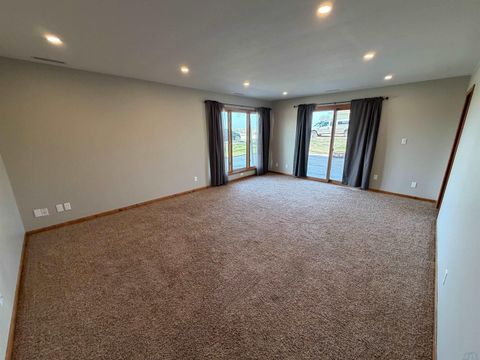 Tiny photo for 608 Pine Street, Sheldon, IA 51201 (MLS # 832431)