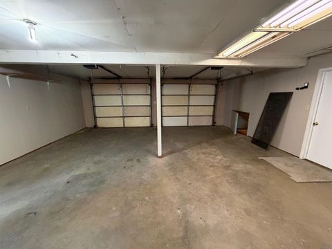 Tiny photo for 608 Pine Street, Sheldon, IA 51201 (MLS # 832431)