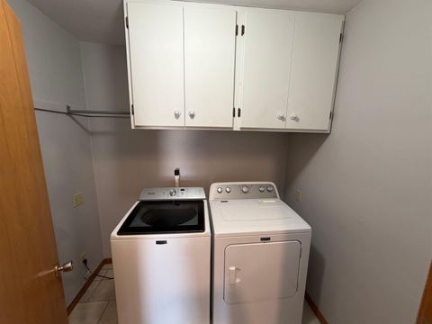 Tiny photo for 608 Pine Street, Sheldon, IA 51201 (MLS # 832431)