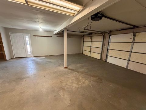 Tiny photo for 608 Pine Street, Sheldon, IA 51201 (MLS # 832431)