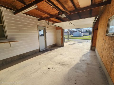 Tiny photo for 1013 Walnut St, Hull, IA 51239 (MLS # 832474)