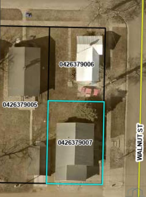 Tiny photo for 1013 Walnut St, Hull, IA 51239 (MLS # 832474)