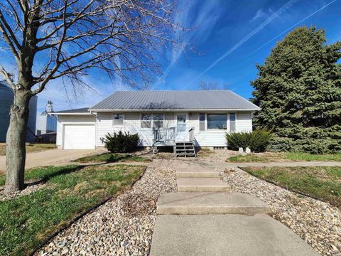 Tiny photo for 1013 Walnut St, Hull, IA 51239 (MLS # 832474)