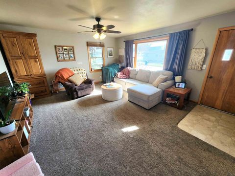 Tiny photo for 1013 Walnut St, Hull, IA 51239 (MLS # 832474)