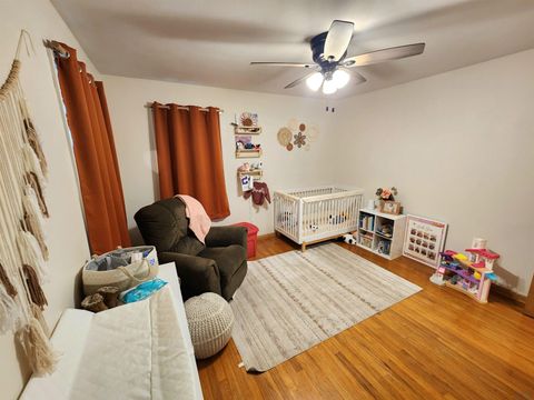 Tiny photo for 1013 Walnut St, Hull, IA 51239 (MLS # 832474)