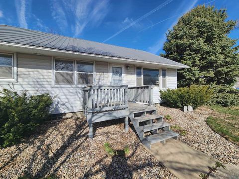 Tiny photo for 1013 Walnut St, Hull, IA 51239 (MLS # 832474)