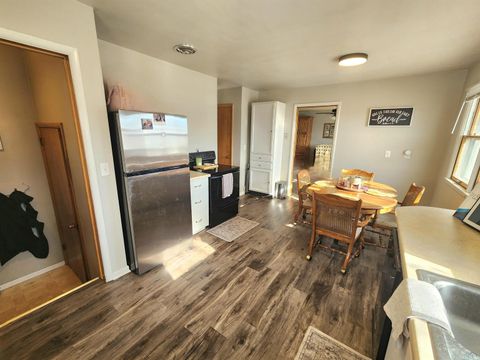 Tiny photo for 1013 Walnut St, Hull, IA 51239 (MLS # 832474)