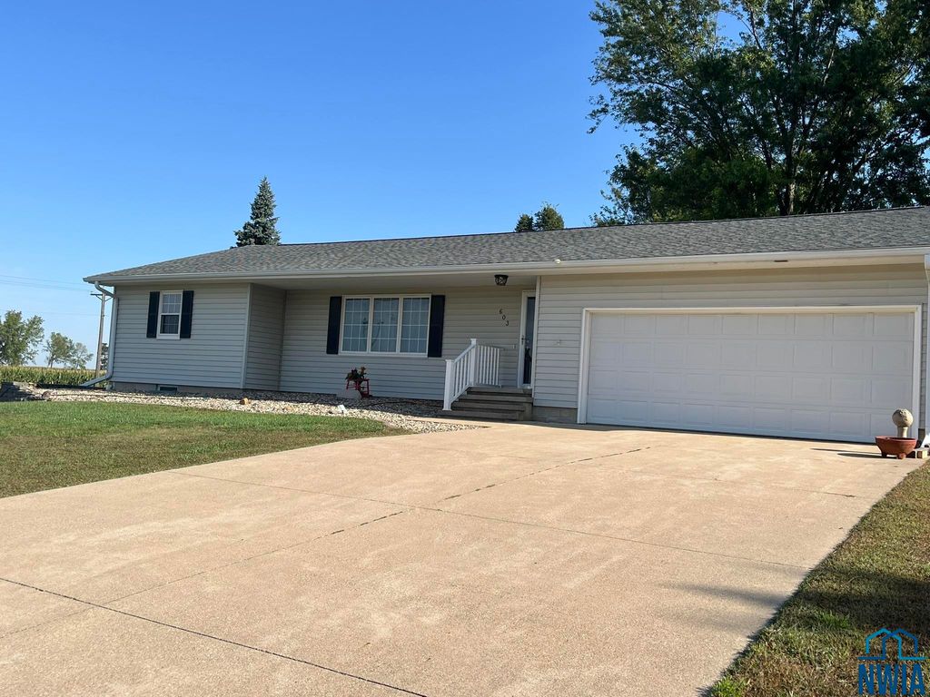 Photo of 603 6th Street, Alton, IA 51003 (MLS # 830775)