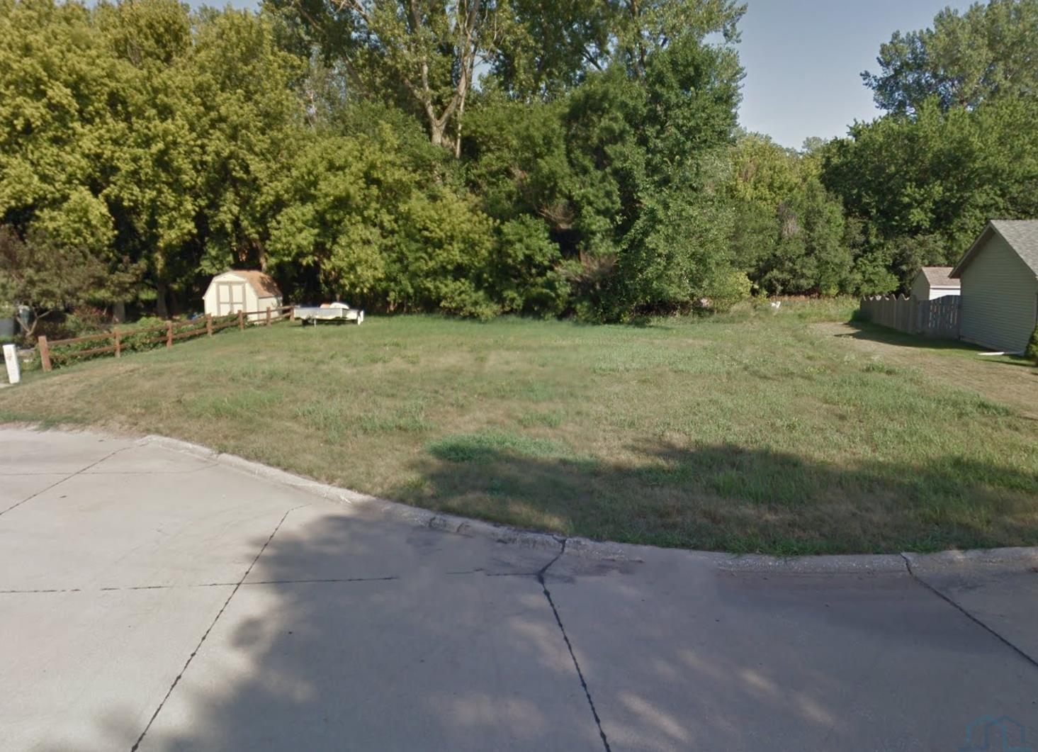 Photo 1 of 3 — 1304 Fairbanks Court, Sioux City, IA 51109