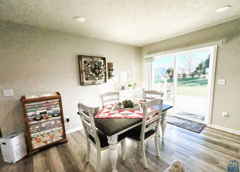 Tiny photo for 1073 14th Cir NE, Sioux Center, IA 51250 (MLS # 830942)