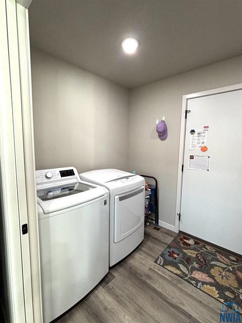 Tiny photo for 1073 14th Cir NE, Sioux Center, IA 51250 (MLS # 830942)