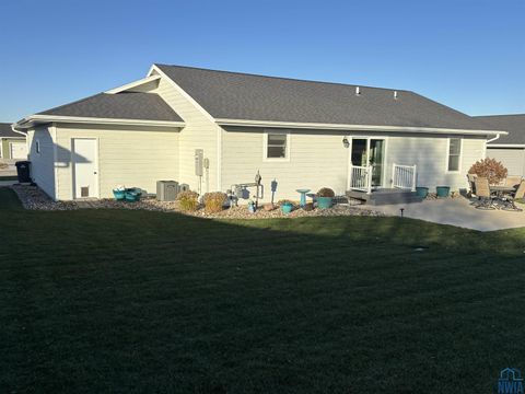 Tiny photo for 1073 14th Cir NE, Sioux Center, IA 51250 (MLS # 830942)