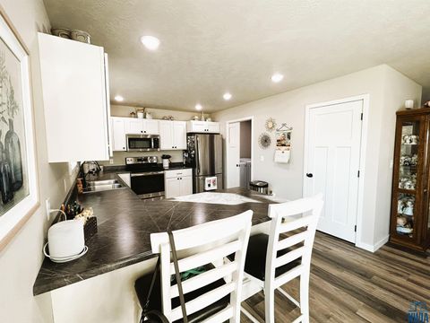 Tiny photo for 1073 14th Cir NE, Sioux Center, IA 51250 (MLS # 830942)