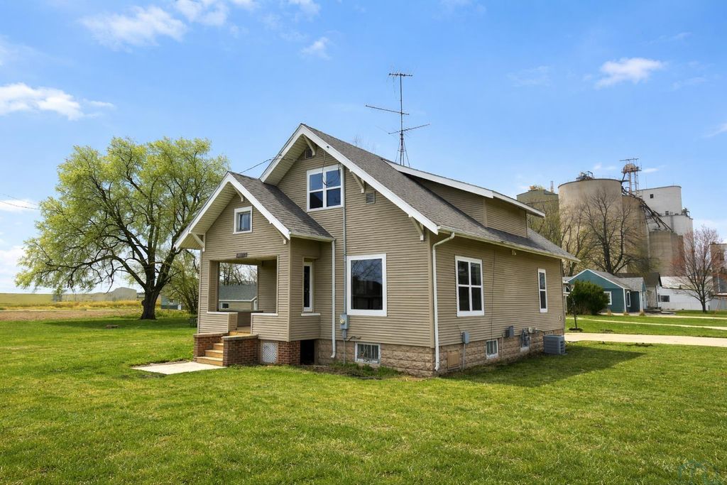Photo of 707 Colfax St, Boyden, IA 51234 (MLS # 832473)