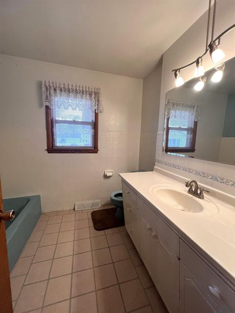 Tiny photo for 123 Normal College Avenue, Sheldon, IA 51201 (MLS # 832347)