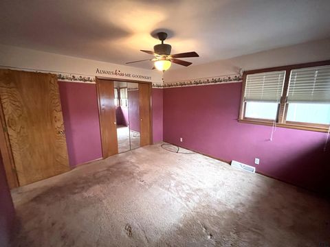 Tiny photo for 123 Normal College Avenue, Sheldon, IA 51201 (MLS # 832347)