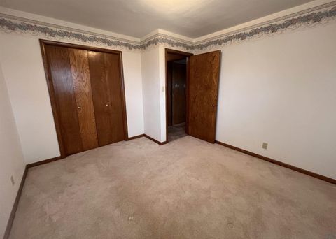 Tiny photo for 123 Normal College Avenue, Sheldon, IA 51201 (MLS # 832347)